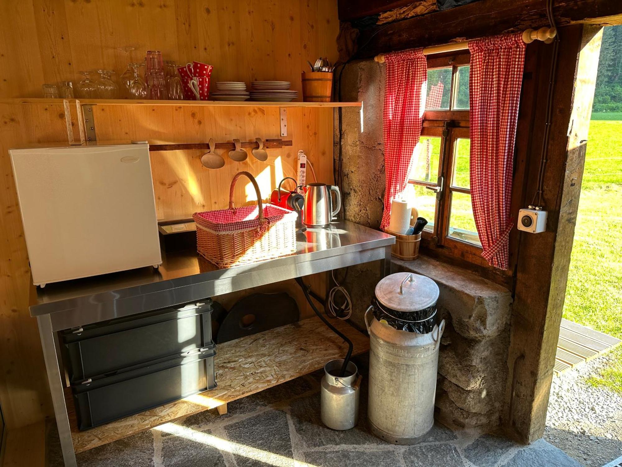 Schlafen Im Fass - Schlaffass - Abenteuer - Romantik - Haslifass Farm stay Innertkirchen